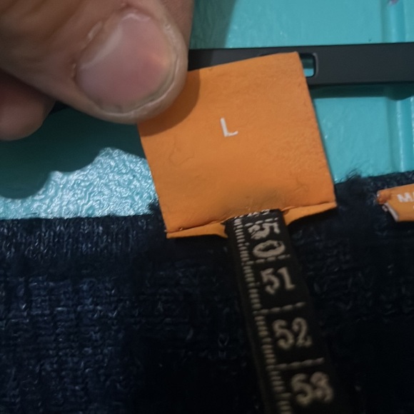 Hugo boss sweater/ long sleeve 48%cotton/22%poly/16%virgin wool/14% - Picture 3 of 5